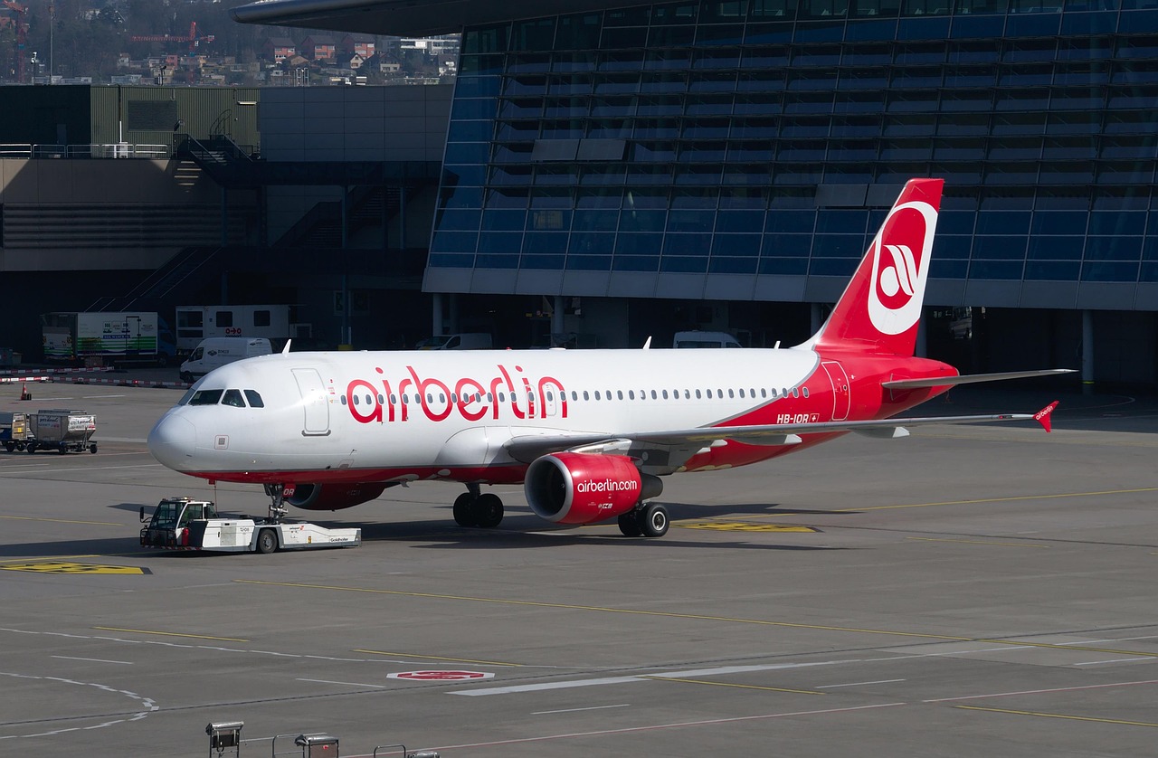 阿拉斯加航空公司的波音737 Max-9飞机在机身爆炸后停飞