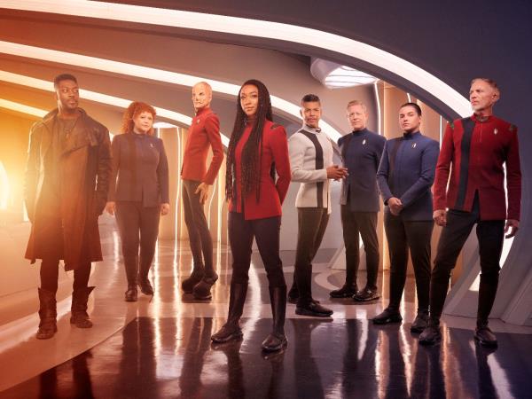 TEXTLESS Cast Photo-1
