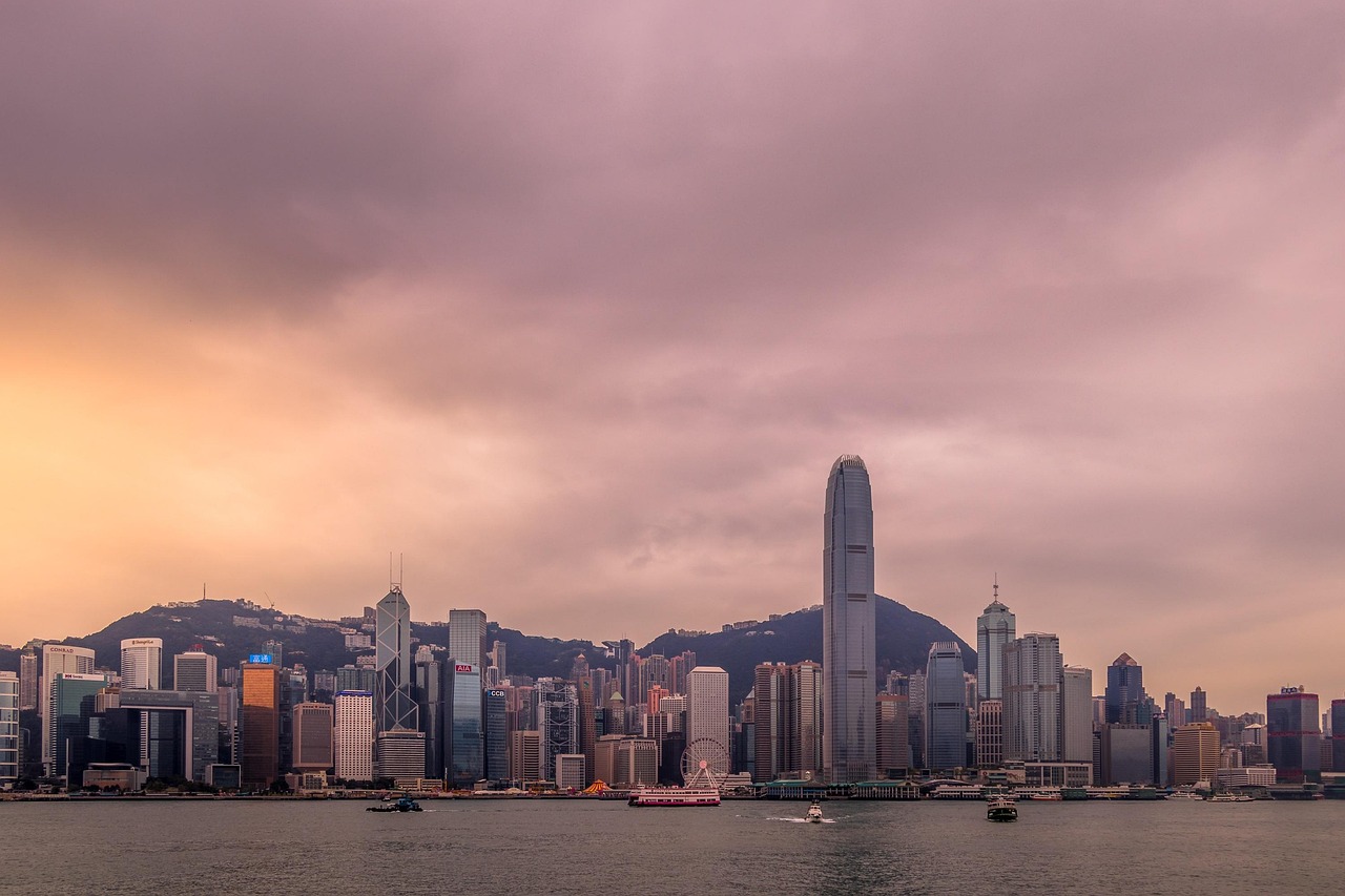 尽管大规模枪击事件仍在持续，但维加斯的幸存者发出了希望的信号