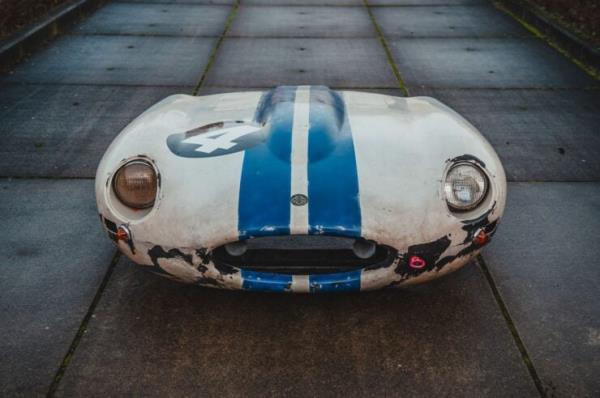 Jaguar E-Type Front End 13
