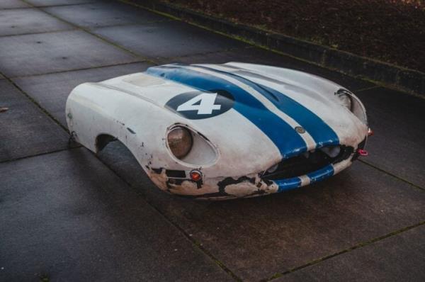 Jaguar E-Type Front End 2