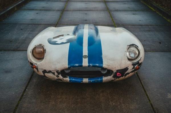 Jaguar E-Type Front End 1