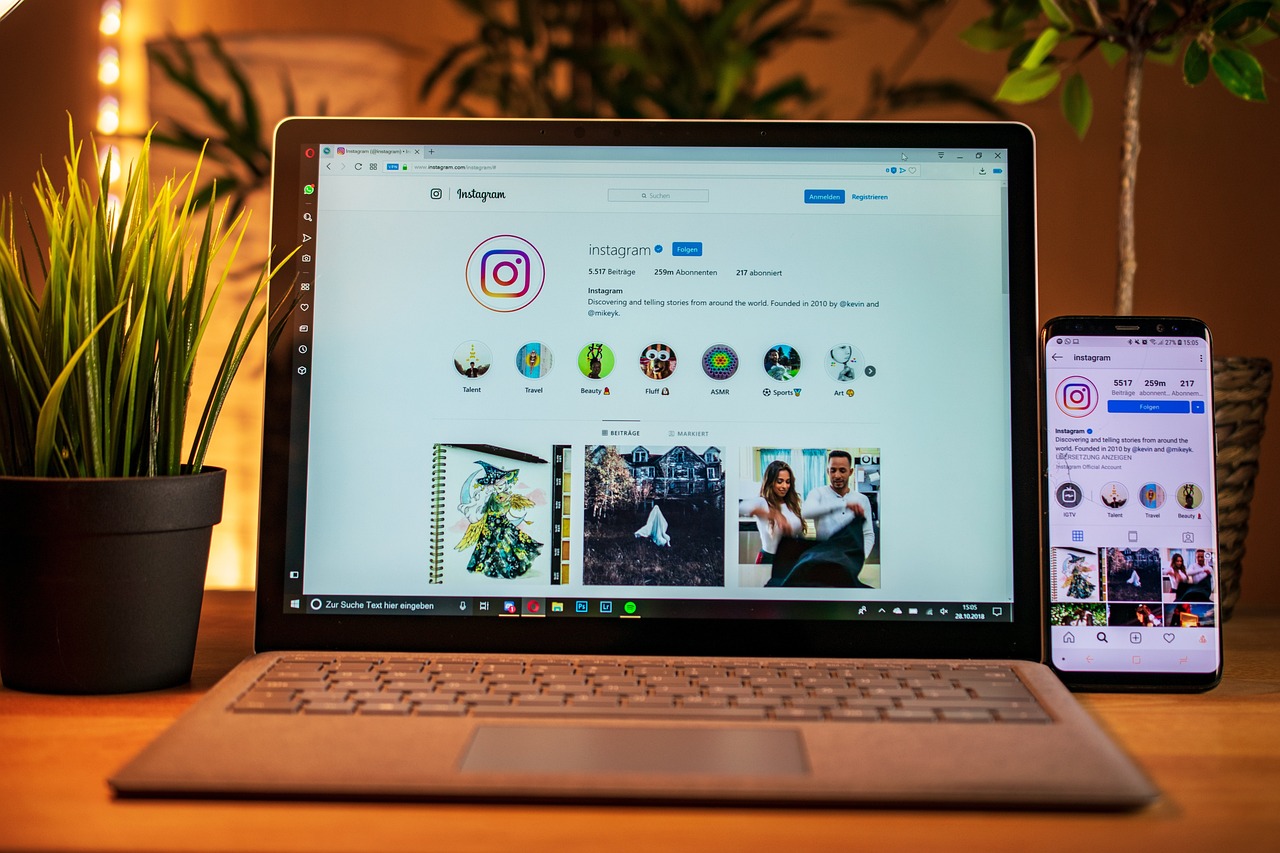 SIM卡诈骗犯勒索Instagram网红约会和脱衣舞视频