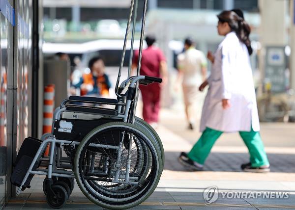 Doctors enter a hospital in Seoul on May 3, 2024. (Yonhap)